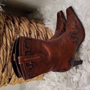 Antonio melani pointed toe glove fit western style slipon boots
